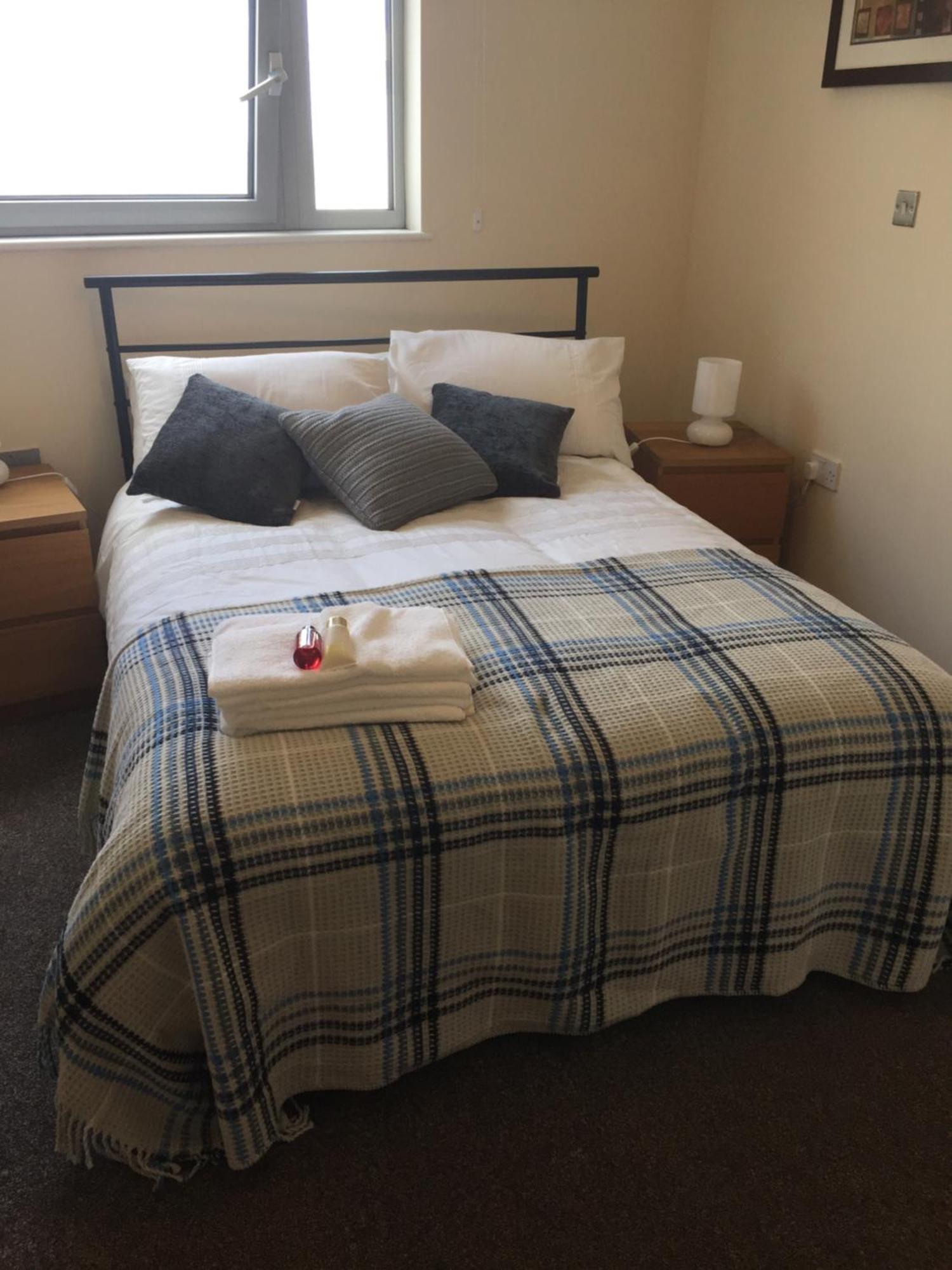 Sky Night Serviced Apartments Кардифф Экстерьер фото