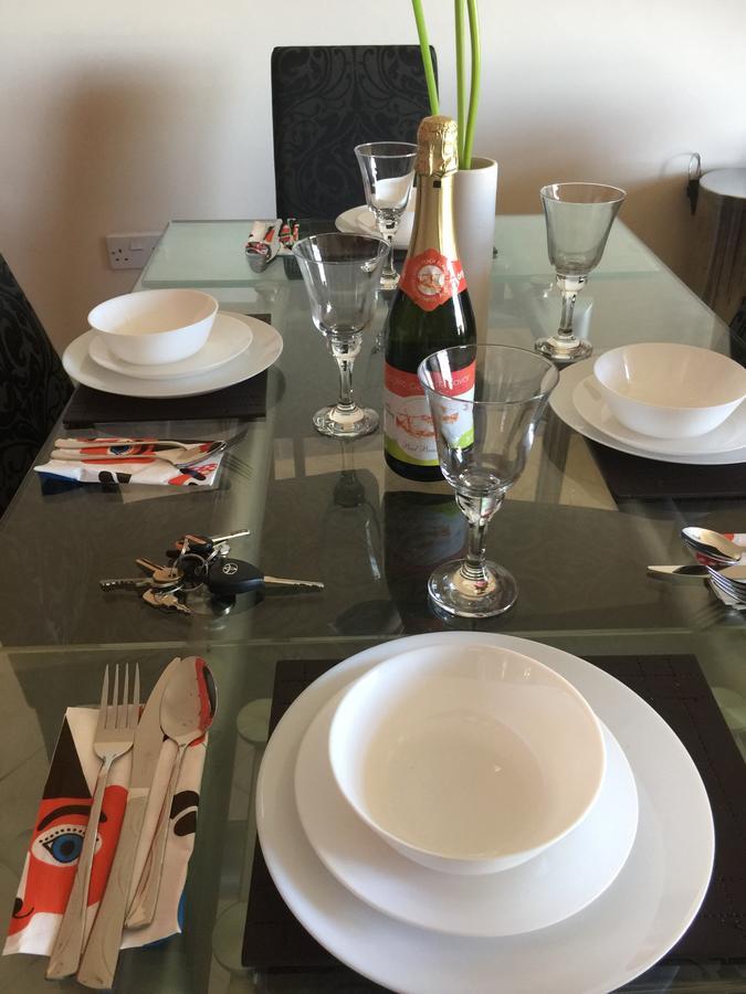 Sky Night Serviced Apartments Кардифф Экстерьер фото